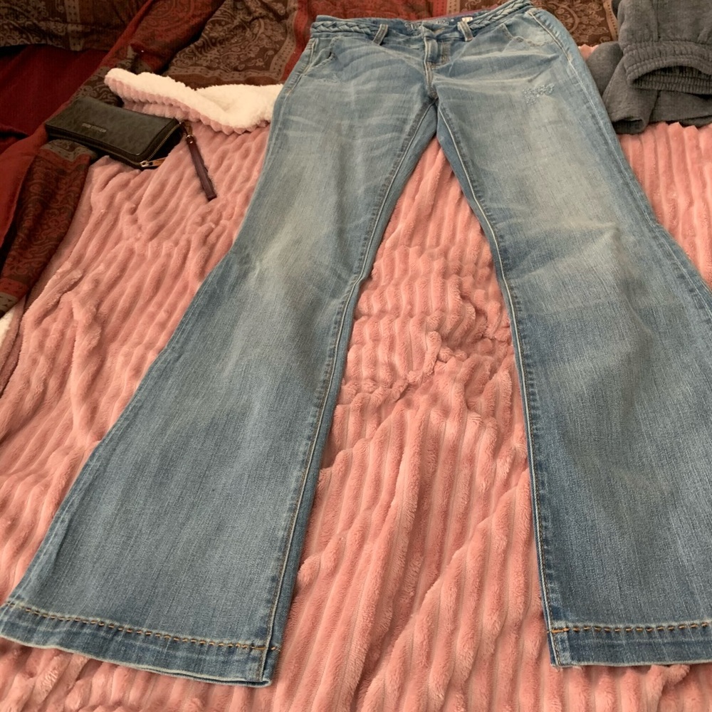 Slightly distressed miss me jeans